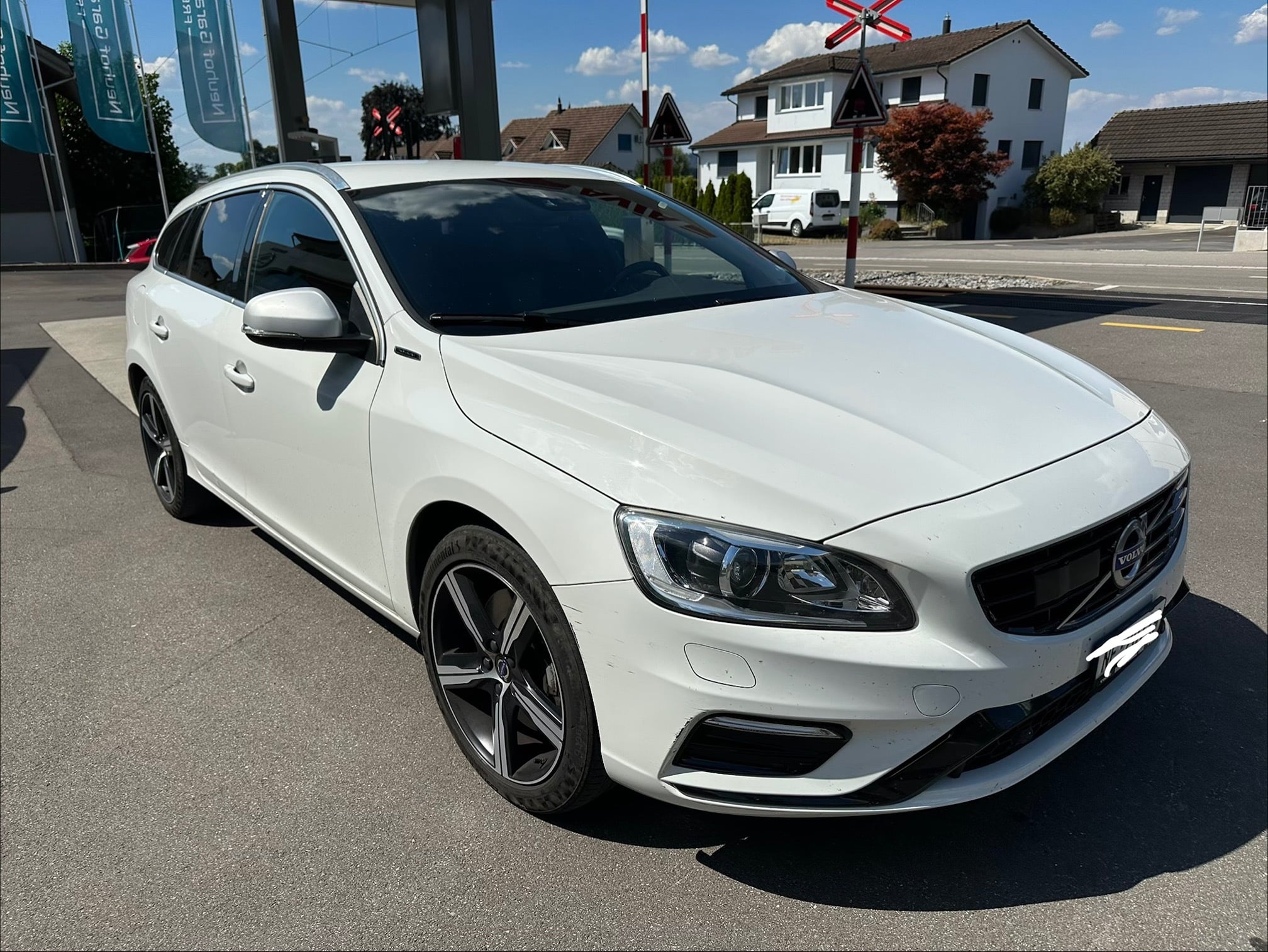 Volvo V60 Twin Engine 2017