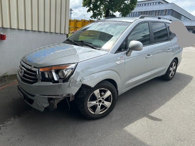 SsangYong Rodius SV 200 e-XDi 4WD Quartz 2015