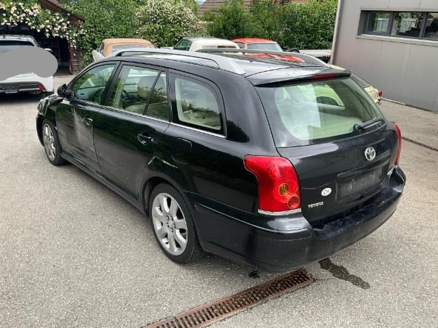Toyota Avensis Sportswagon 2.4 D4 Linea Sol 2005