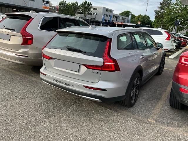 Volvo V60 Cross Country 2.0 B4 Plus AWD 2023