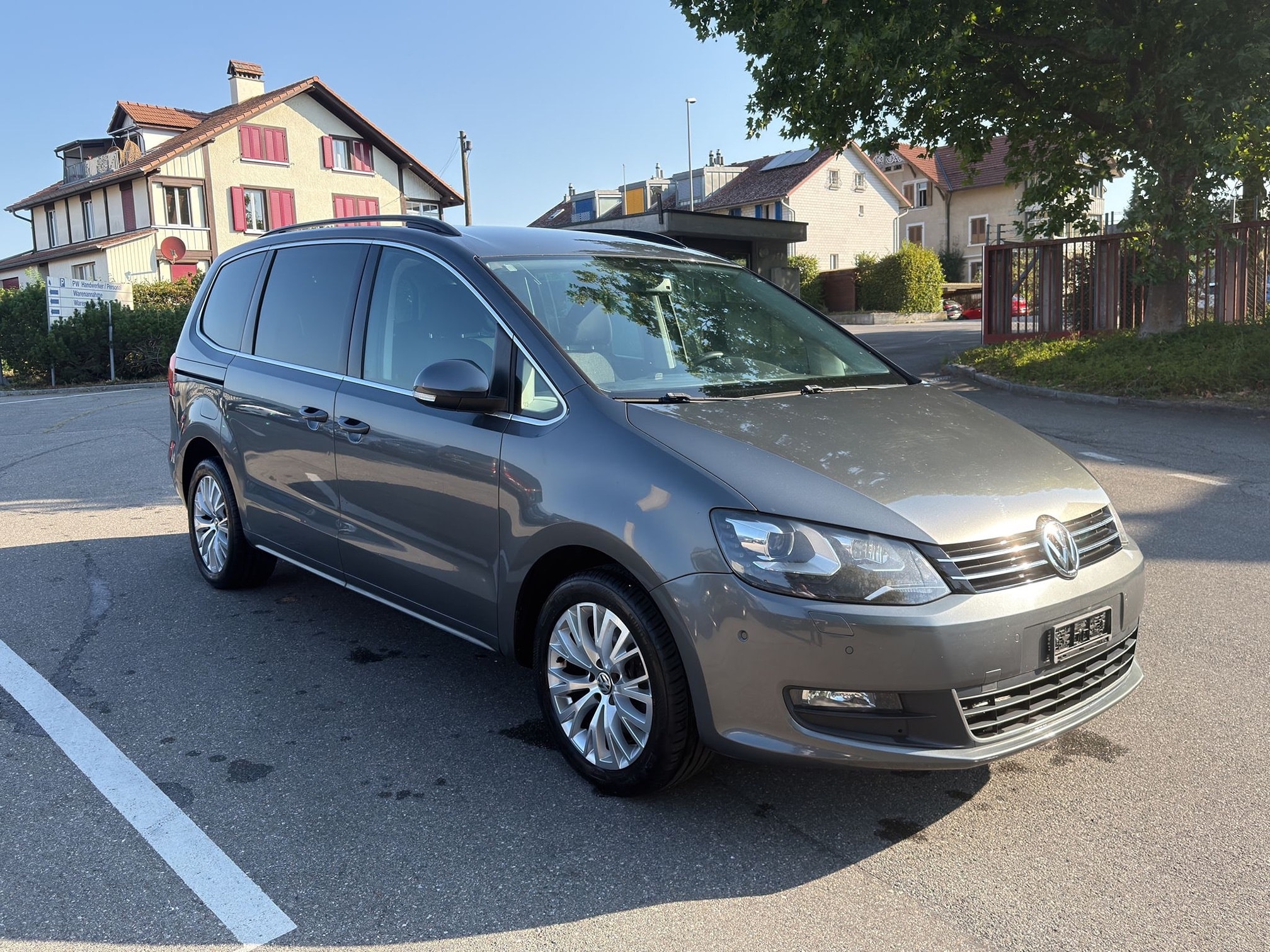 Volkswagen SHARAN 2.0D B M T Frisch ab Mfk 2012