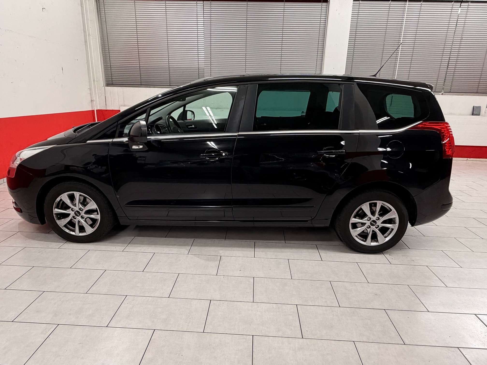 Peugeot 5008 2.0HDi FAP 2010