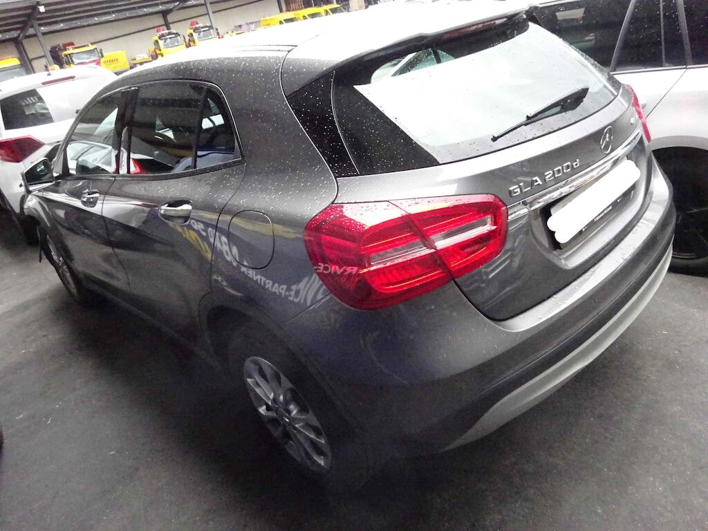 Mercedes-Benz GLA 200 CDI SWISS ED.4M 2016