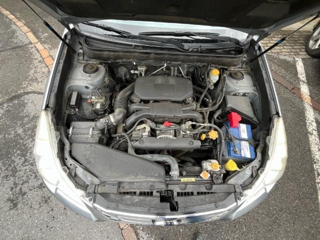 Subaru Legacy Station 2.0i Swiss 2010
