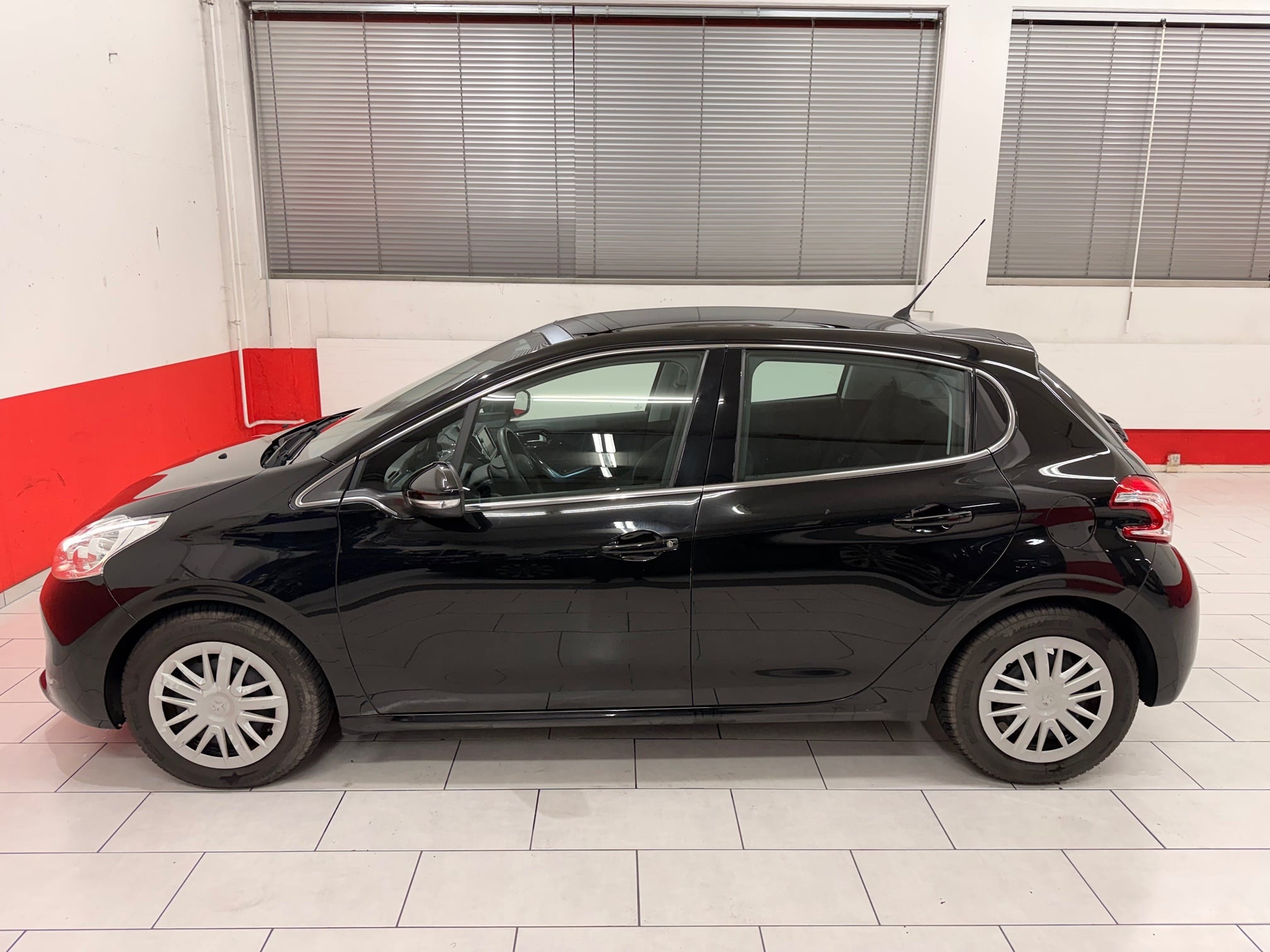 Peugeot 208 1.6 VTi Allure 2013