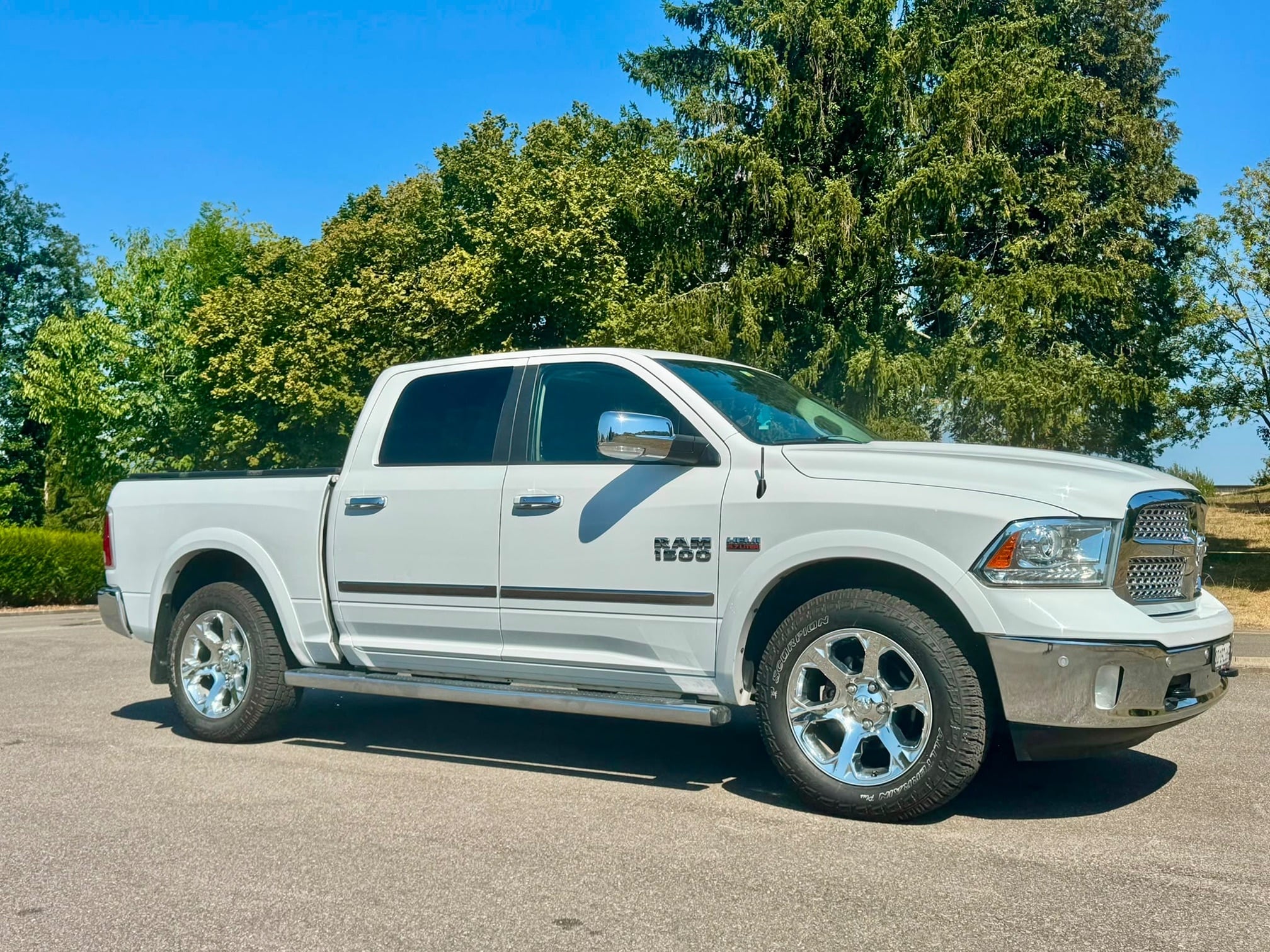 DODGE RAM 1500 Laramie 2015