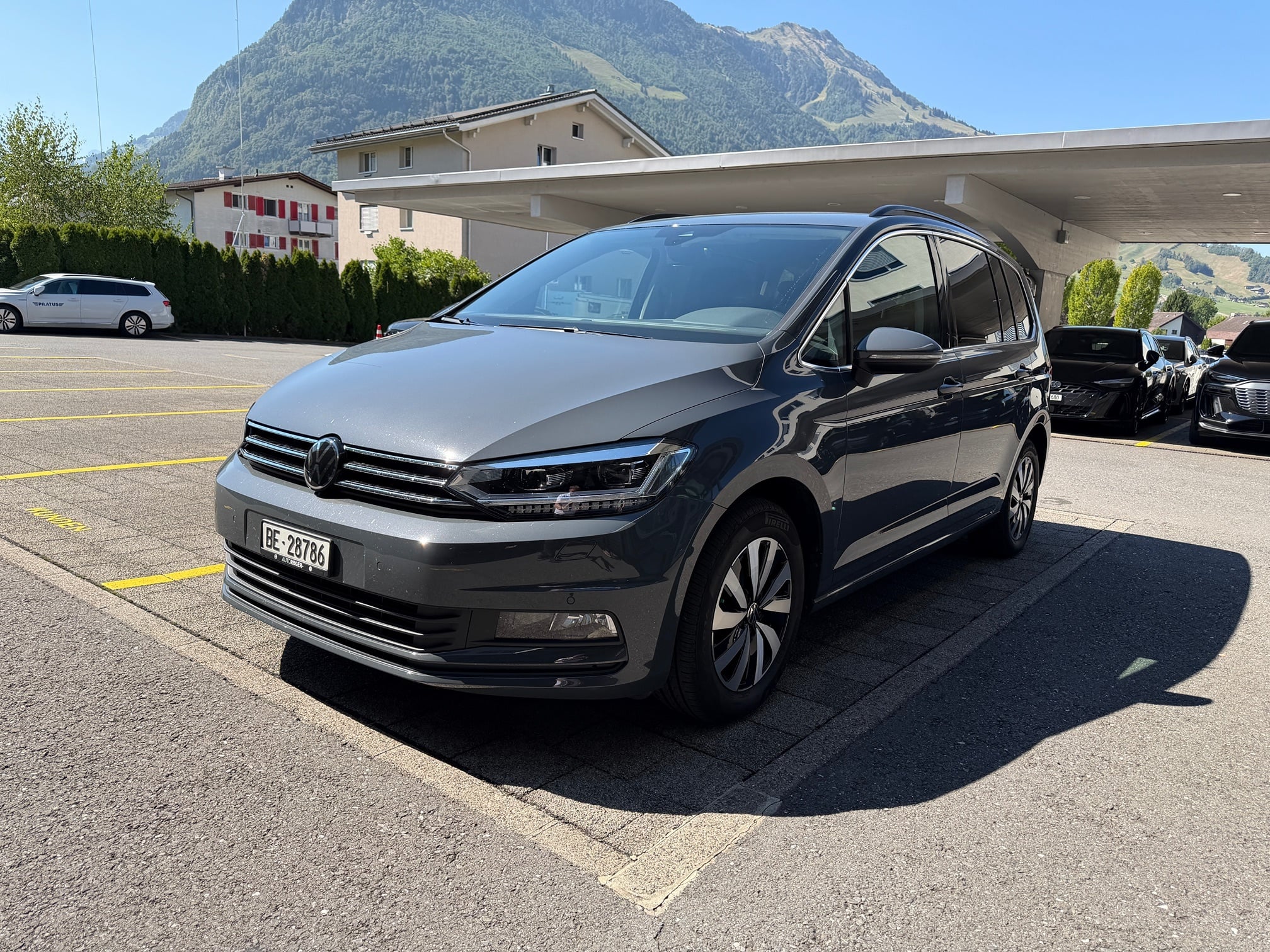 Volkswagen VOLKSWAGEN, TOURAN CL 1.5 TSI DSG 7Pl. Standheizung, AHK 2023