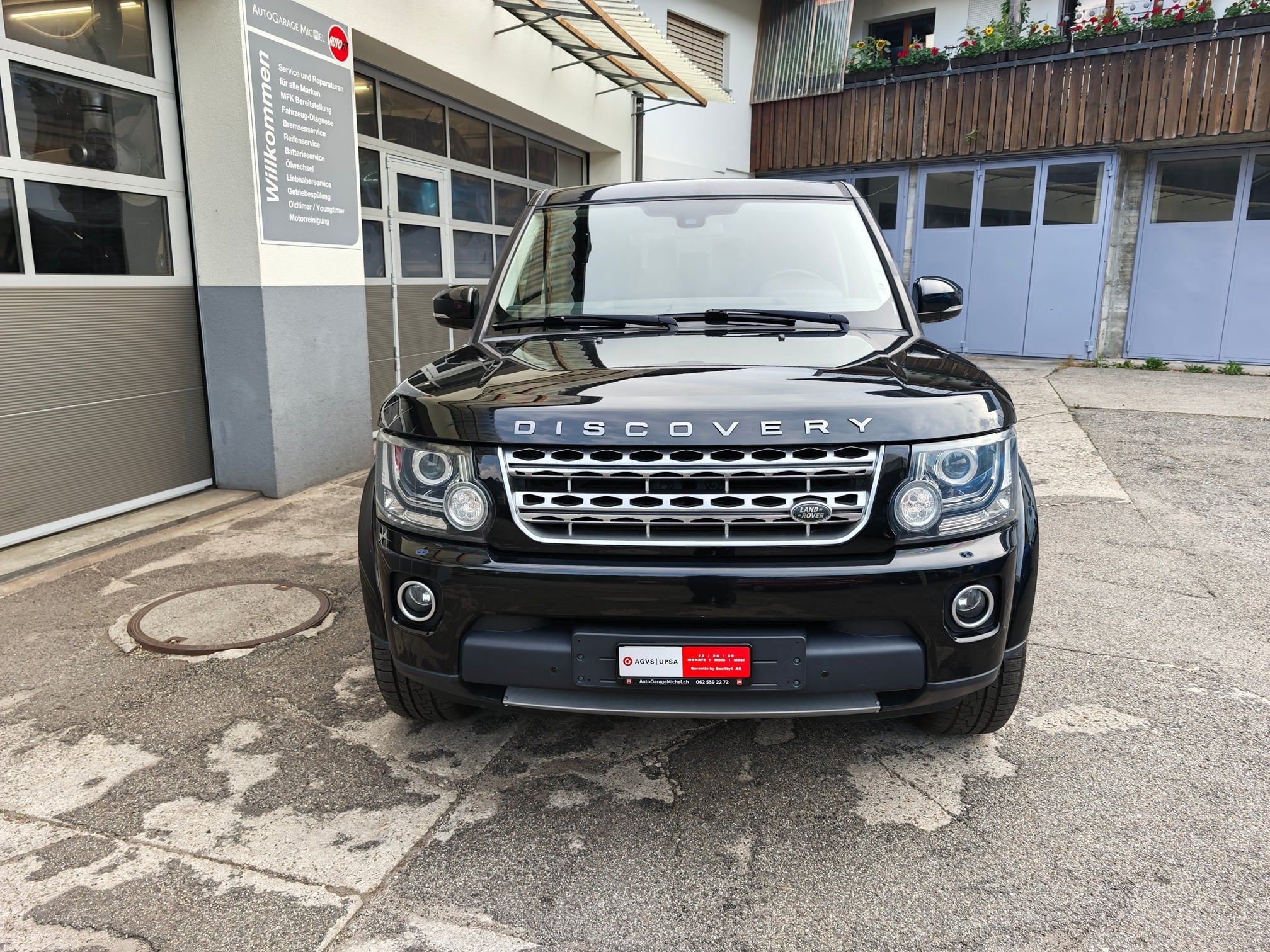 Land Rover Discovery 3.0TDI SDV6 HSE Santorini Black 2014