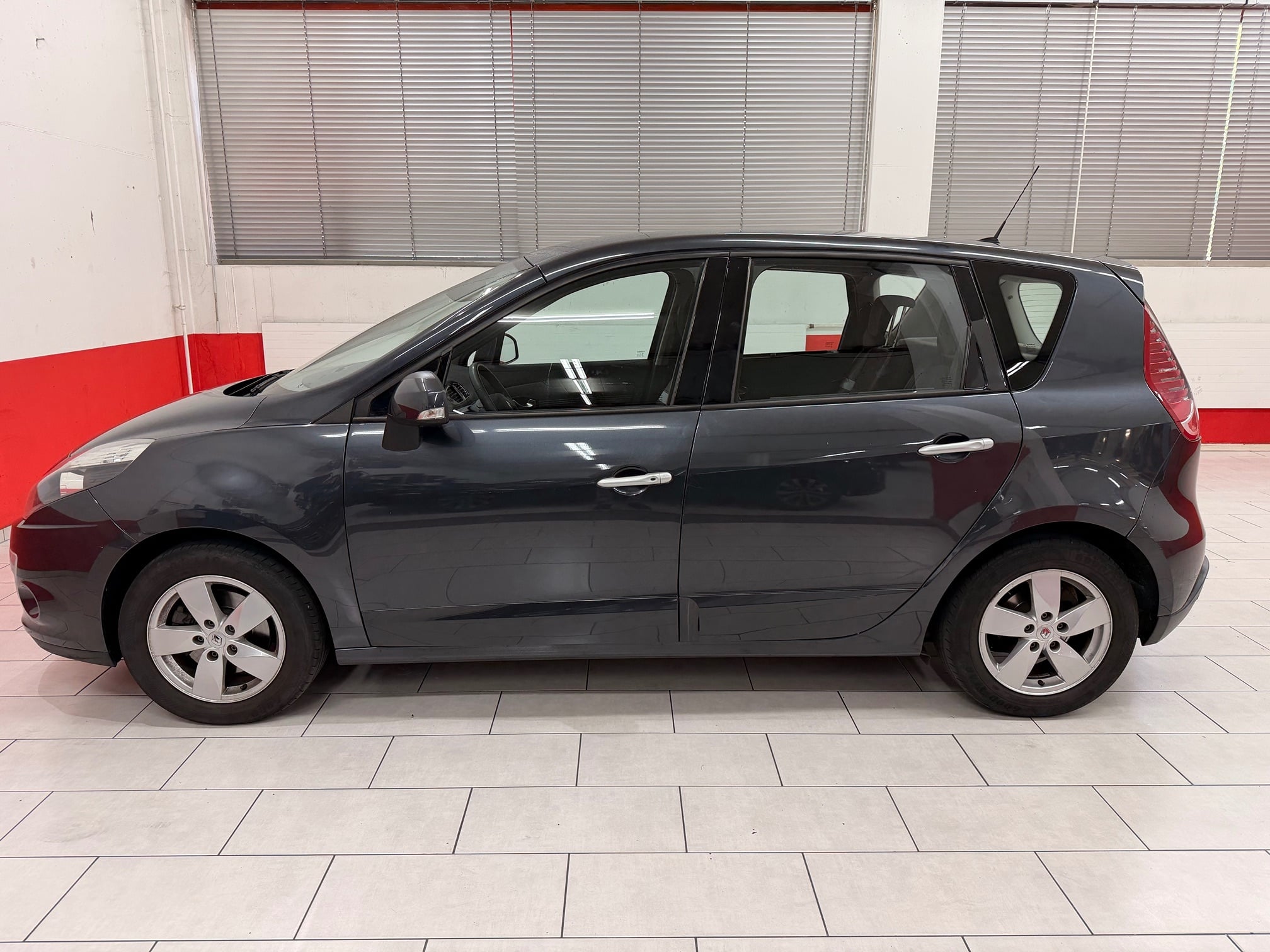 Renault Scenic 1.4 TCe 130 2011