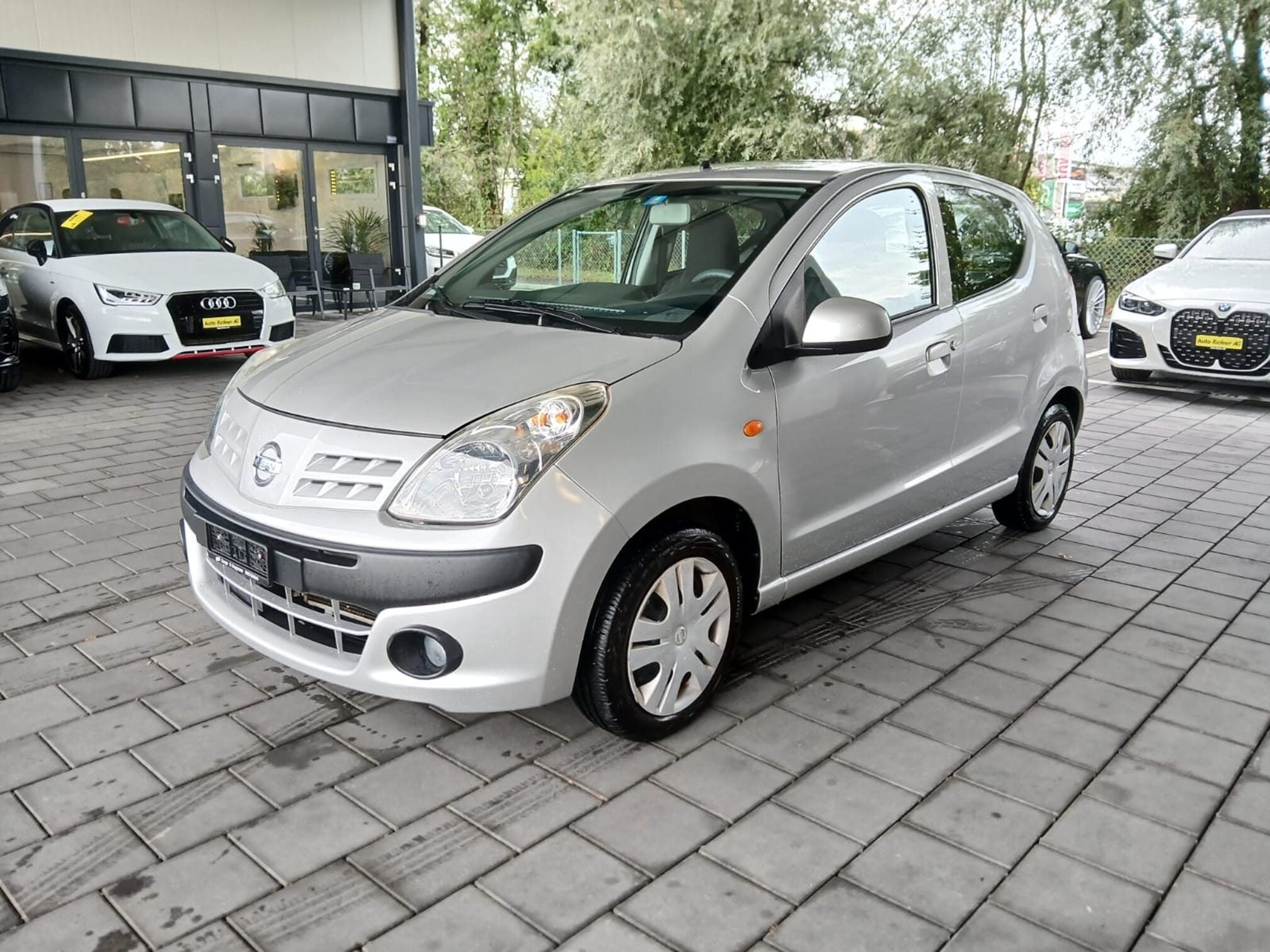 Nissan PIXO 2011